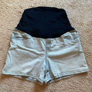 Isabel Maternity Jean Shorts - Size 10